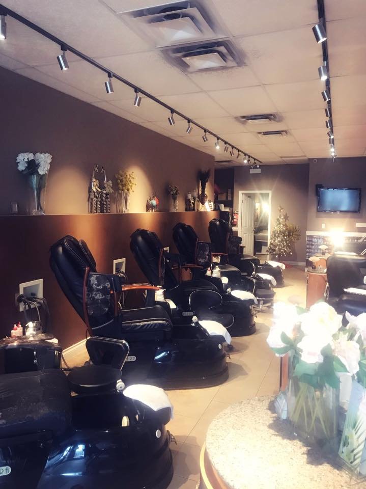 ISABELLE Nails & Spa  Logo