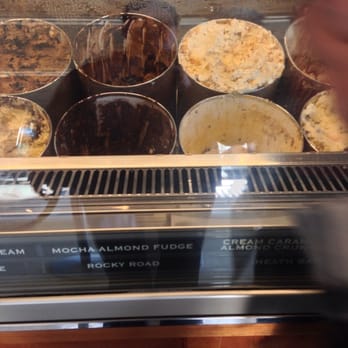 Fenton's Creamery - Ice cream case - Ice Cream & Frozen Yogurt Near Me - Vacaville, California