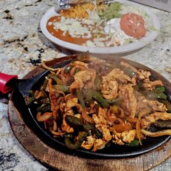 Los mariachis bar and grill - Chicken Fajitas were very good.