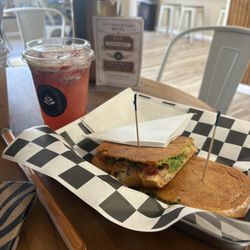 La Calle 8 Cafe - Strawberry mojito and the avocado chipotle panini