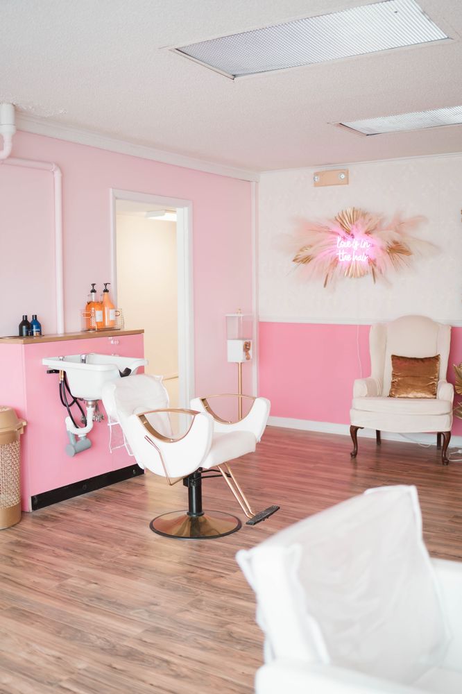 Perfectly Chosen Hair & Nail Bar Logo