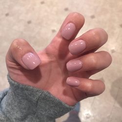 Ann Phillips Nails & Spa - Color S053