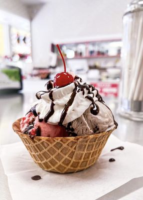 Preston's Candy & Ice Cream by null