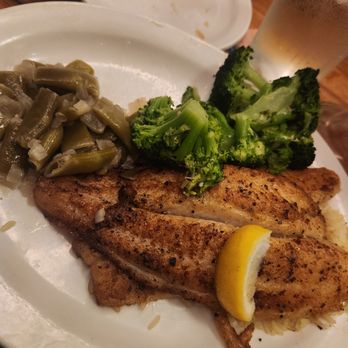 Cheddar's Scratch Kitchen - Grilled white fish on seasoned rice, green beans, steamed broccoli - Comfort Food Near Me - Orlando, Florida Cheddar's Scratch Kitchen - Grilled white fish on seasoned rice, green beans, steamed broccoli - Comfort Food Near Me - Orlando, Florida