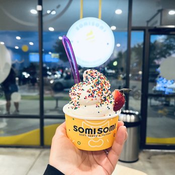 Somisomi - Milk soft ice cream $3.95 4/5 stars - Desserts Near Me - Carrollton, Texas