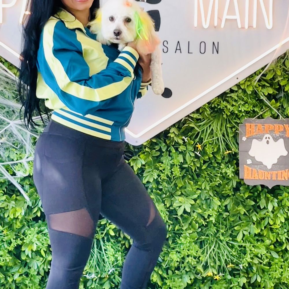 Paws At Main - Riverside - My beautiful fur baby, love the way I get her back . Smells great , the cut and style are perfect and color is on point - Pet Groomers Near Me - Riverside, California Paws At Main - Riverside - My beautiful fur baby, love the way I get her back . Smells great , the cut and style are perfect and color is on point - Pet Groomers Near Me - Riverside, California