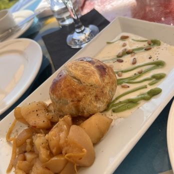Geoffrey's Malibu - Baked Brie in Puff Pastry - Seafood Near Me - Malibu, California