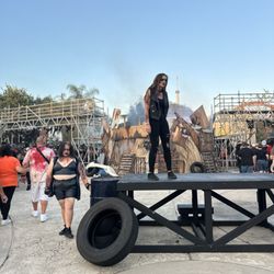 Howl-O-Scream