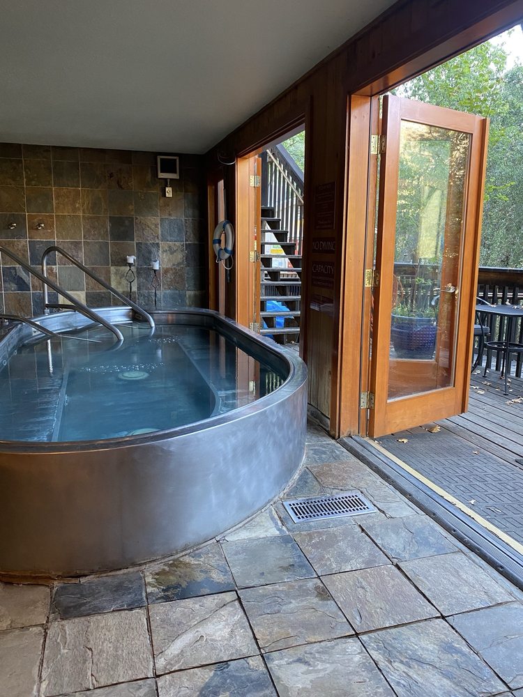 Yosemite Health Spa Logo