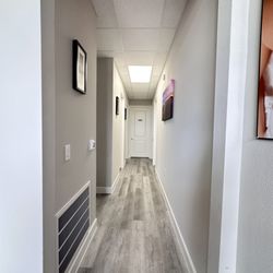 Y&Z Massage - Hallway