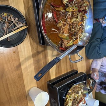 Tasty Dining - 我们点了麻辣中锅和酱香小锅 味道不错 选择种类很多 不是很辣 但很香 - Szechuan Near Me - San Gabriel, California Tasty Dining - 我们点了麻辣中锅和酱香小锅 味道不错 选择种类很多 不是很辣 但很香 - Szechuan Near Me - San Gabriel, California