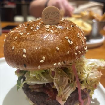 Gordon Ramsay Burger Las Vegas - Truffle Burger - Burgers Near Me - Las Vegas, Nevada Gordon Ramsay Burger Las Vegas - Truffle Burger - Burgers Near Me - Las Vegas, Nevada