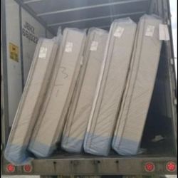 Boxdrop Mattress - A truck that was delivering while I was there