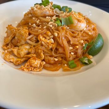 Thai Noodle Express - Shrimp Pad Thai - Thai Near Me - Placerville, California