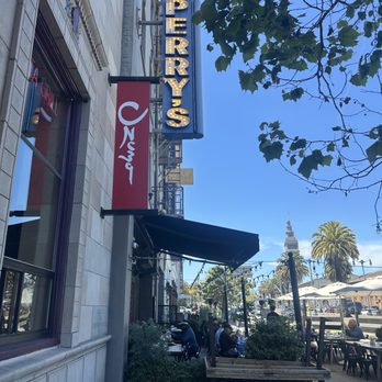 Perry's - Embarcadero - American Near Me - San Francisco, California
