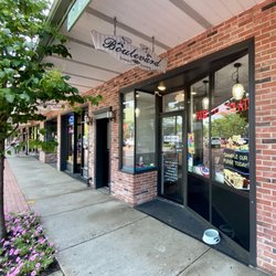 Boulevard Sweet Shoppe - Front entrance to store
