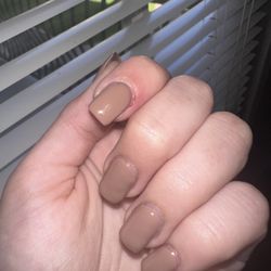 Cute and bumpy nails