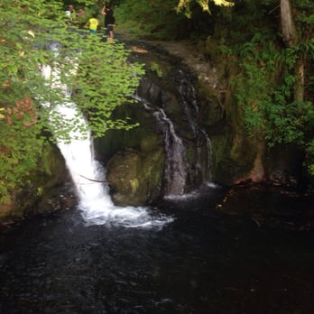 Multnomah Falls - A tiny waterfall at the top of Multnonah falls (after ~1.2 mile hike uphill) - Hiking Near Me - Bridal Veil, Oregon Multnomah Falls - A tiny waterfall at the top of Multnonah falls (after ~1.2 mile hike uphill) - Hiking Near Me - Bridal Veil, Oregon