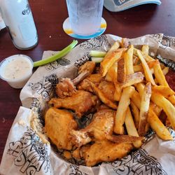 Dick's Wings & Grill - Fernandina - Wings and Fries