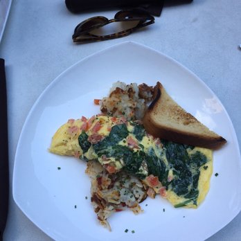 Barley Mac - Mushroom and spinach omelet but with mushrooms subbed for tomato :) - Bars Near Me - Arlington, Virginia Barley Mac - Mushroom and spinach omelet but with mushrooms subbed for tomato :) - Bars Near Me - Arlington, Virginia