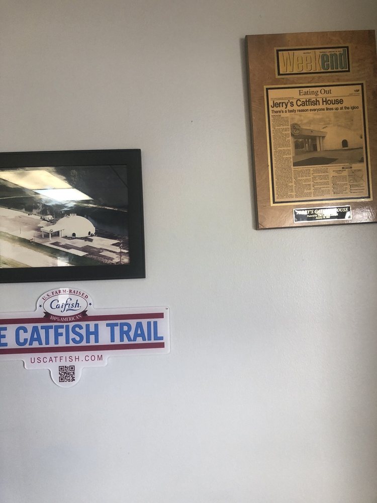 Jerry's Catfish House Logo