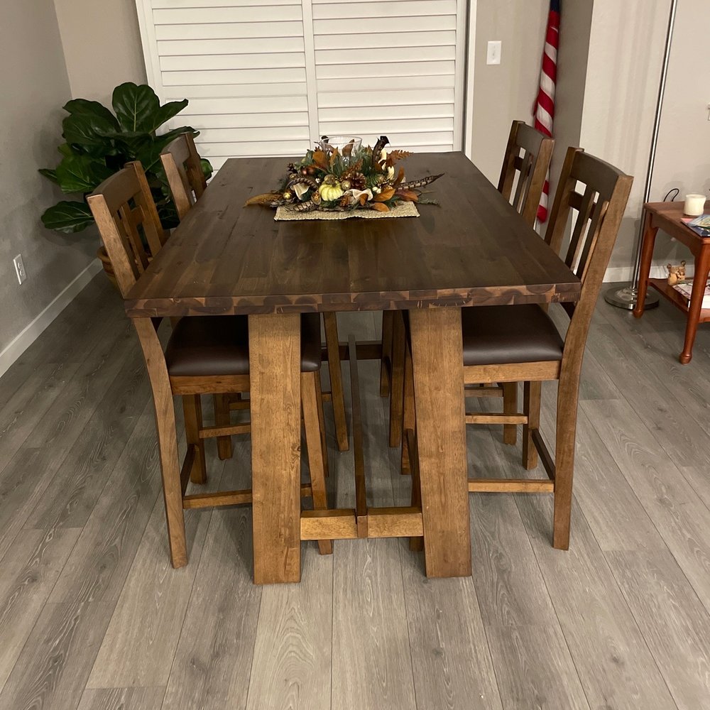 Bar height table with four chairs Bar height table with four chairs