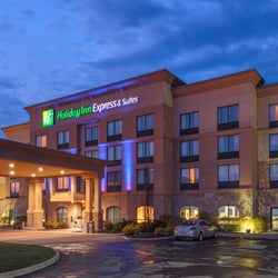 Holiday Inn Express & Suites Belleville
