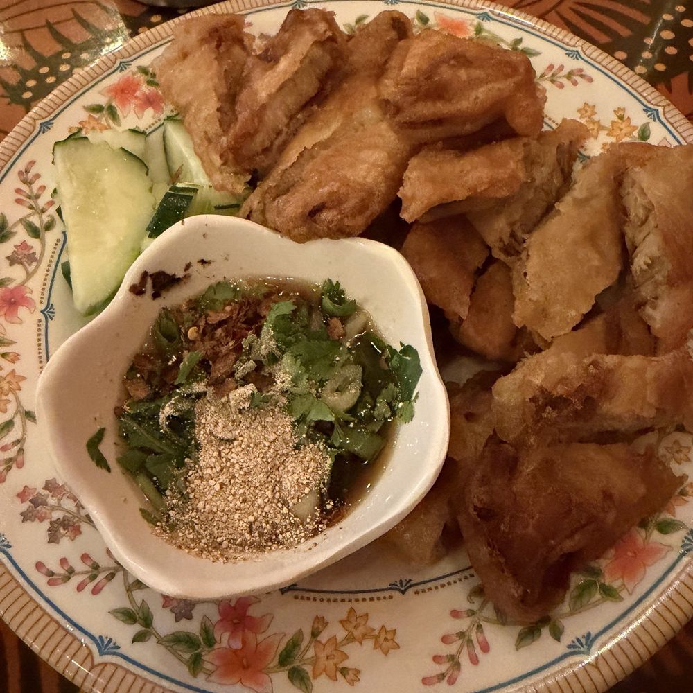 Ghin Khao Eat Rice - Thai Near Me - Chicago, Illinois Ghin Khao Eat Rice - Thai Near Me - Chicago, Illinois