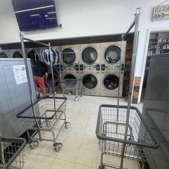 Highlander Coin Laundry - Dryers - Laundromat Near Me - Encinitas, California Highlander Coin Laundry - Dryers - Laundromat Near Me - Encinitas, California
