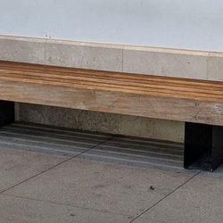 Plaza 183 - Bench