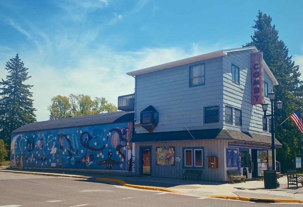 The Comet Theater Logo