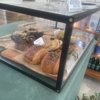 Navi Coffee & Flowers - Coffee & Tea Near Me - Miami, Florida