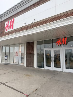 Tanger Kansas City at Legends by null