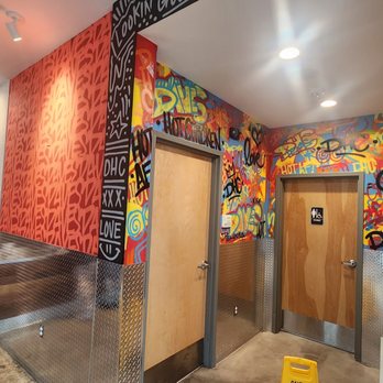 Dave's Hot Chicken - Lively vibe and great music. - Chicken Shop Near Me - Spring, Texas