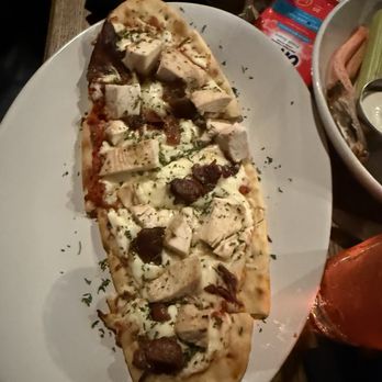 Smiths American Tavern - Chicken bacon ranch flatbread - Breakfast & Brunch Near Me - Lakeland, Florida