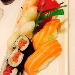 Naomi - Bandeja del sushi y sashimi variado