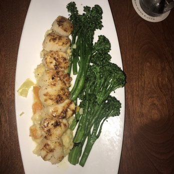 Seasons 52 - Scallops with broccolini and risotto - New American Near Me - Oak Brook, Illinois