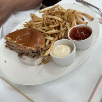The Cake Bake Shop - Burger - Breakfast & Brunch Near Me - Bay Lake, Florida The Cake Bake Shop - Burger - Breakfast & Brunch Near Me - Bay Lake, Florida