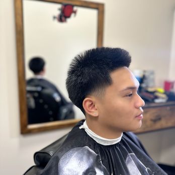 Chris V Barber - Blowout Taper - Barbers Near Me - Woodland Hills, California Chris V Barber - Blowout Taper - Barbers Near Me - Woodland Hills, California