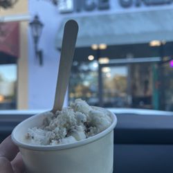 Mariposa Homemade Ice Cream - Milk & cookie Ice Cream