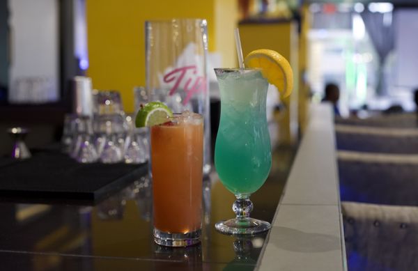 VISIONS EATERY & LOUNGE by null