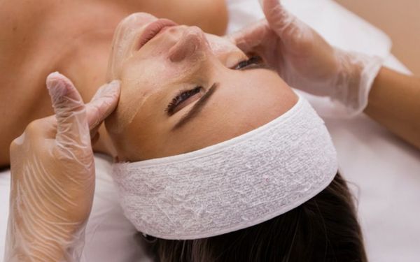 We offer all type of Facials - We offer Hydrafacials, anti aging facials, brightening facials, teen facials, oxygen facials and more. come and check us out for more details We offer all type of Facials - We offer Hydrafacials, anti aging facials, brightening facials, teen facials, oxygen facials and more. come and check us out for more details