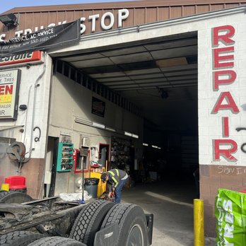 Pilot Travel Center - Pilot Truck repair - Fuel Docks Near Me - Green River, Utah Pilot Travel Center - Pilot Truck repair - Fuel Docks Near Me - Green River, Utah