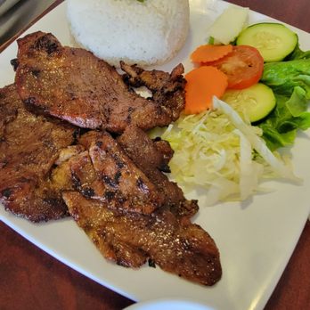 Oh My Pho - Pork with Broken Rice. Tasty with a dipping sauce. - Vietnamese Near Me - Lawndale, California