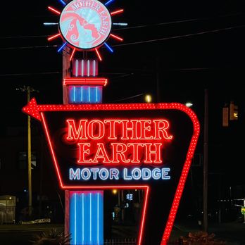 Mother Earth Motor Lodge - Outside signage - Hotels Near Me - Kinston, North Carolina