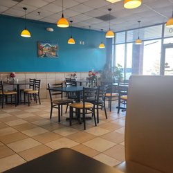 Del Campo Restaurant - Clean dining area.