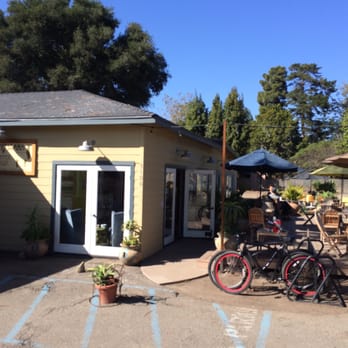 Lucky Llama Coffee - Acai Bowls Near Me - Carpinteria, California