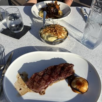 Castaway Burbank - Bars Near Me - Burbank, California
