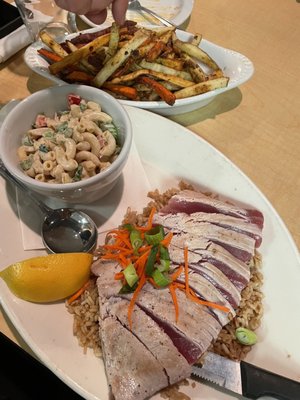 Freshies Ohana Restaurant & Bar by null