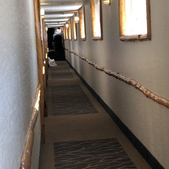Holiday Inn The Lodge at Big Bear Lake - hallway of 4th floor - Big Bear, CA